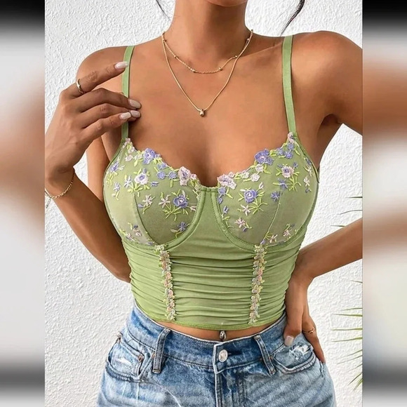 Women Floral Embroidery Pleated Slim Fit Camisole Top For Summer - Picture 3 of 6